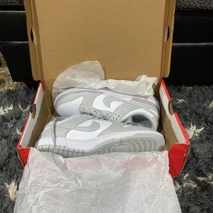 Nike Men's Grey and White Trainers